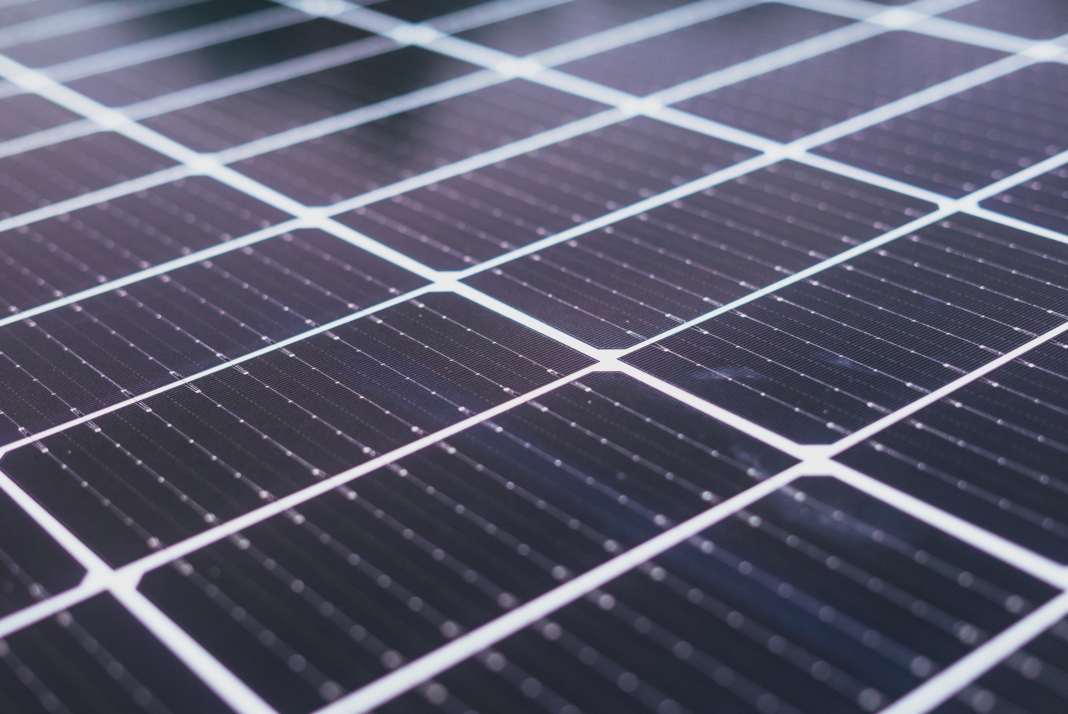 Wie baut man ein Photovoltaik-System mit Batteriespeicher.